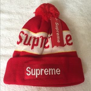 NWT Classic Box Logo Knit Beanie